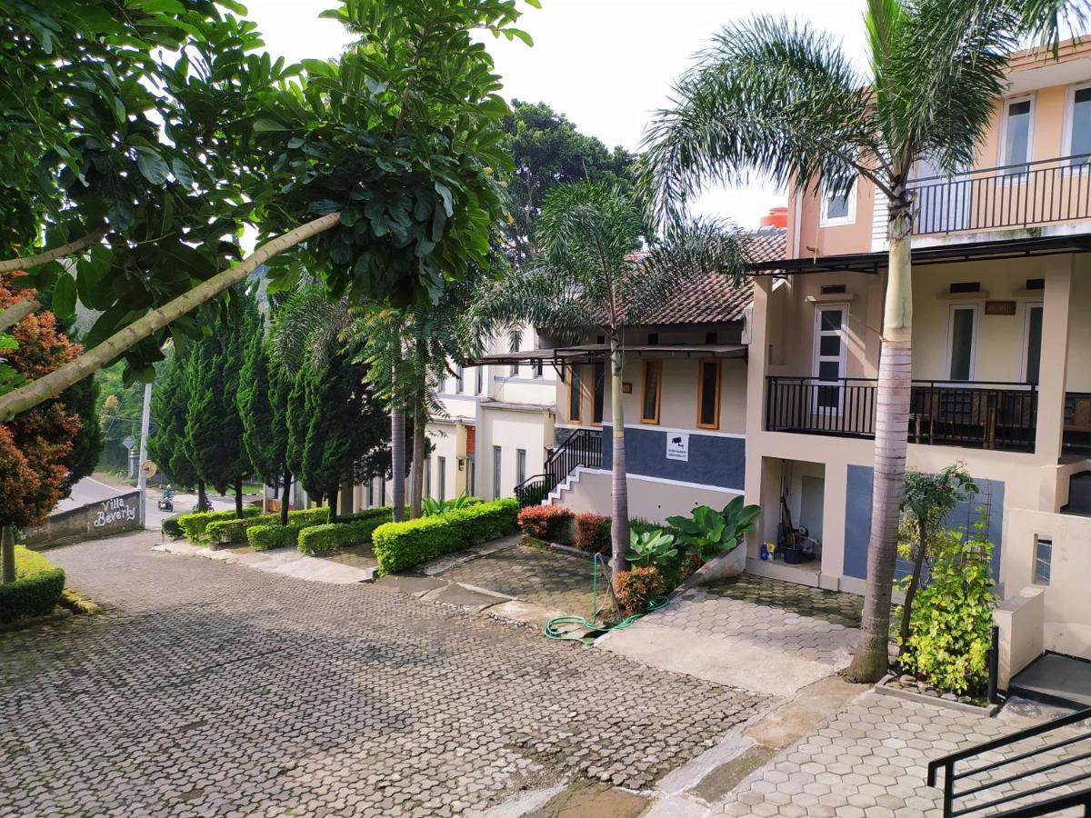 Villa Beverly Lembang Luaran gambar