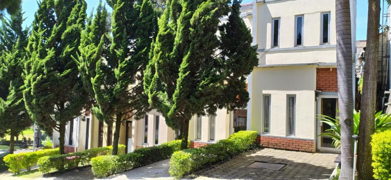 Villa Beverly Lembang Luaran gambar
