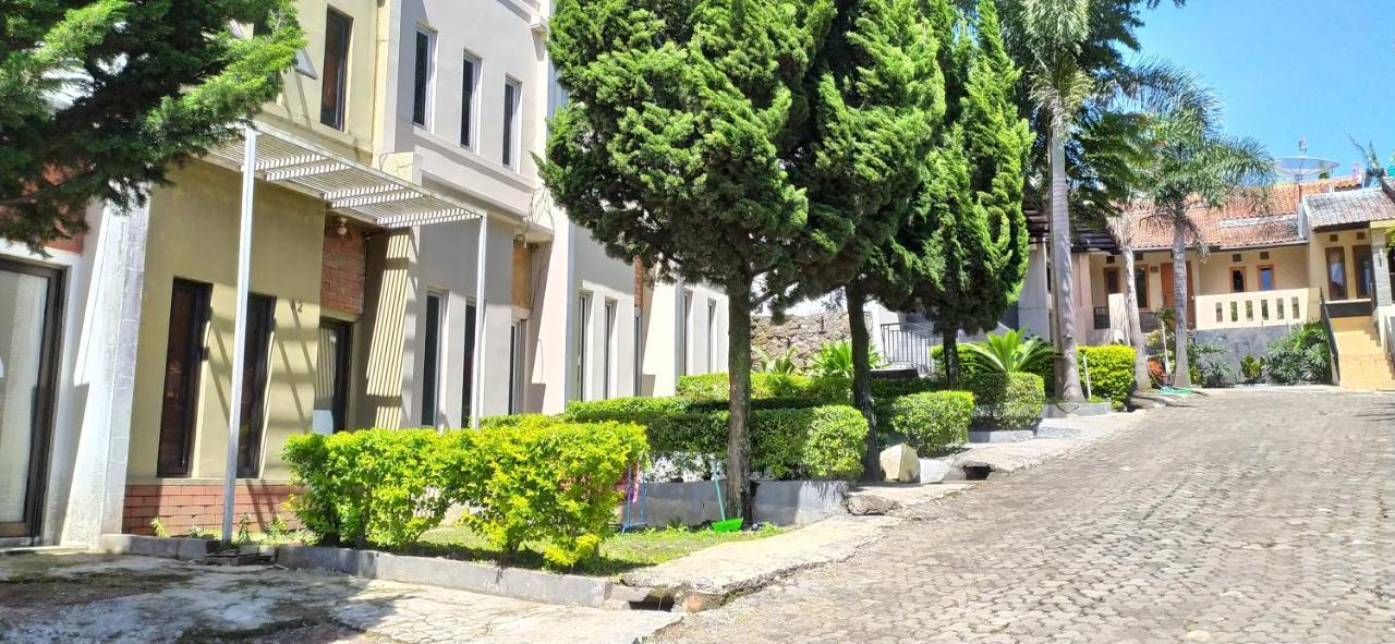 Villa Beverly Lembang Luaran gambar