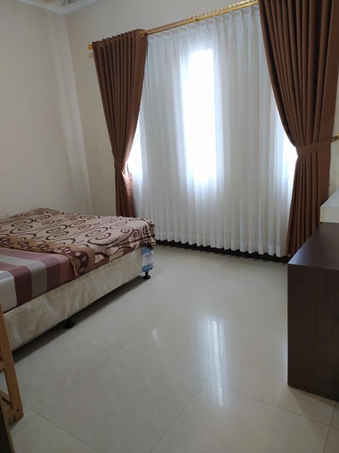 Villa Beverly Lembang Luaran gambar