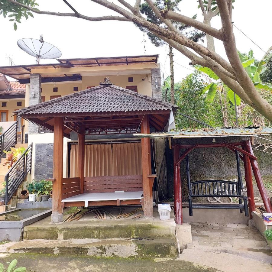 Villa Beverly Lembang Luaran gambar